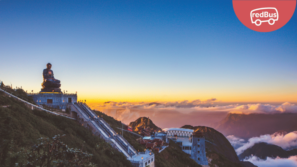 Đỉnh Fansipan tại Lào Cai còn được gọi là "Nóc nhà Đông Dương"