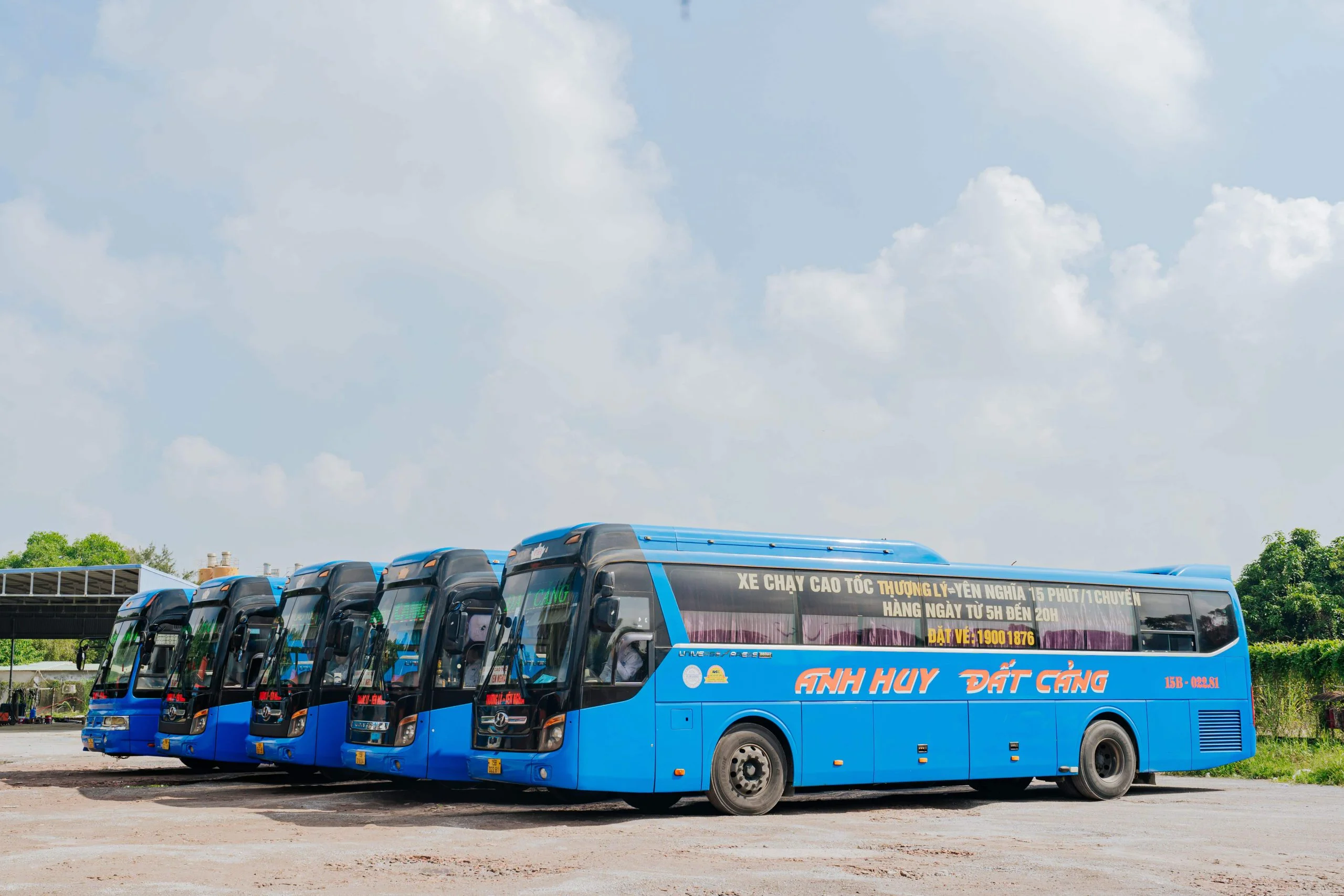 ảnh xe anh huy đất cảng